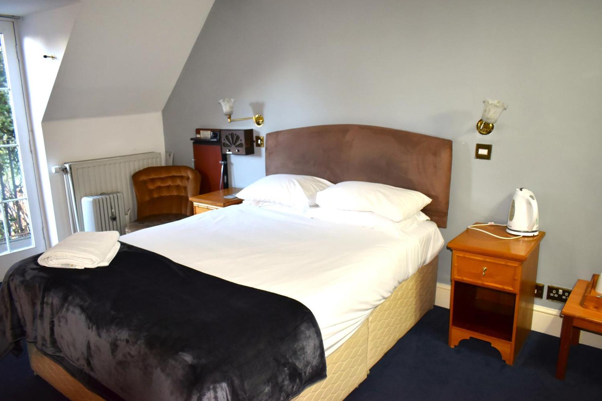 Donington Manor Hotel คาสเซิลโดนิงทัน ภายนอก รูปภาพ