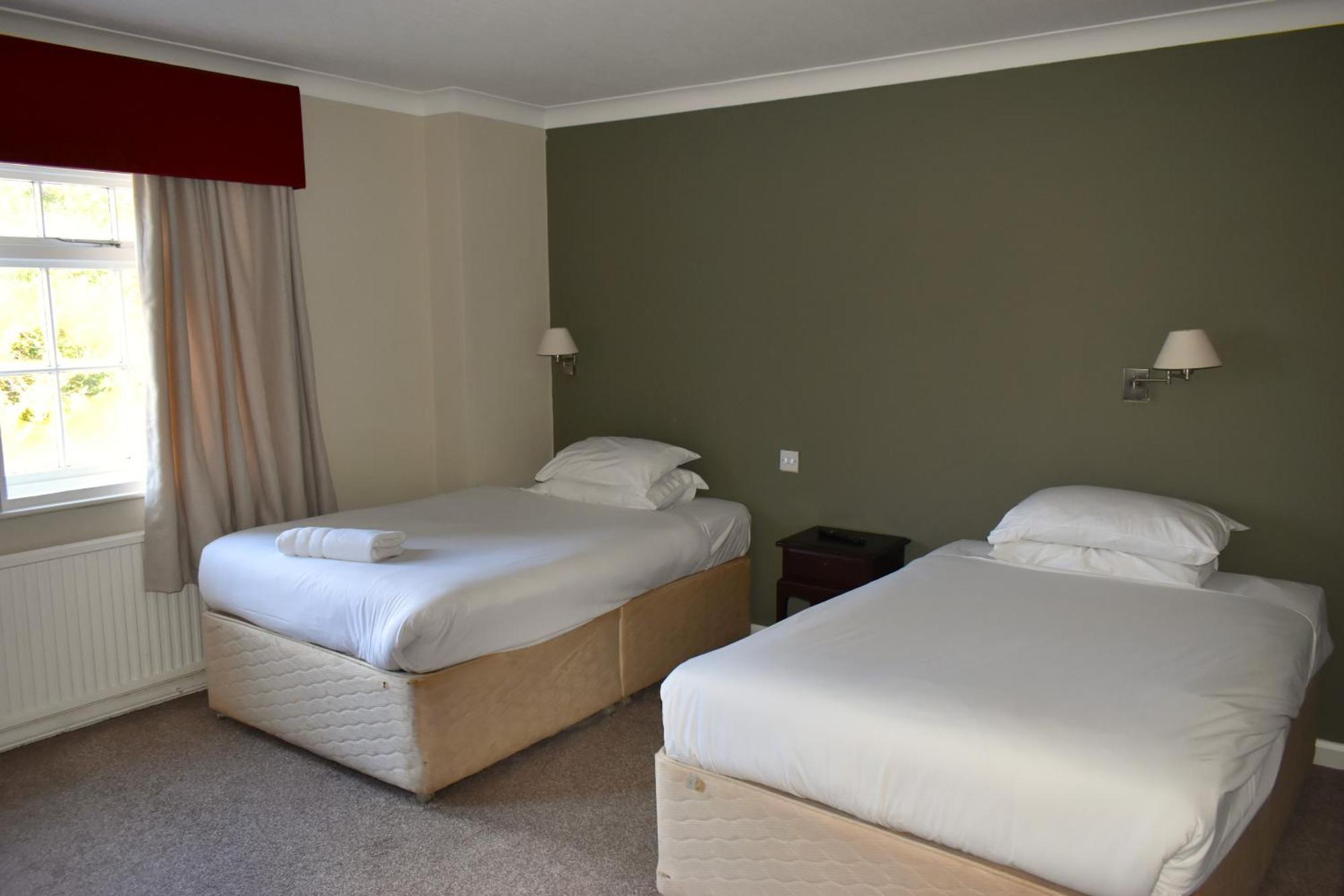 Donington Manor Hotel คาสเซิลโดนิงทัน ภายนอก รูปภาพ