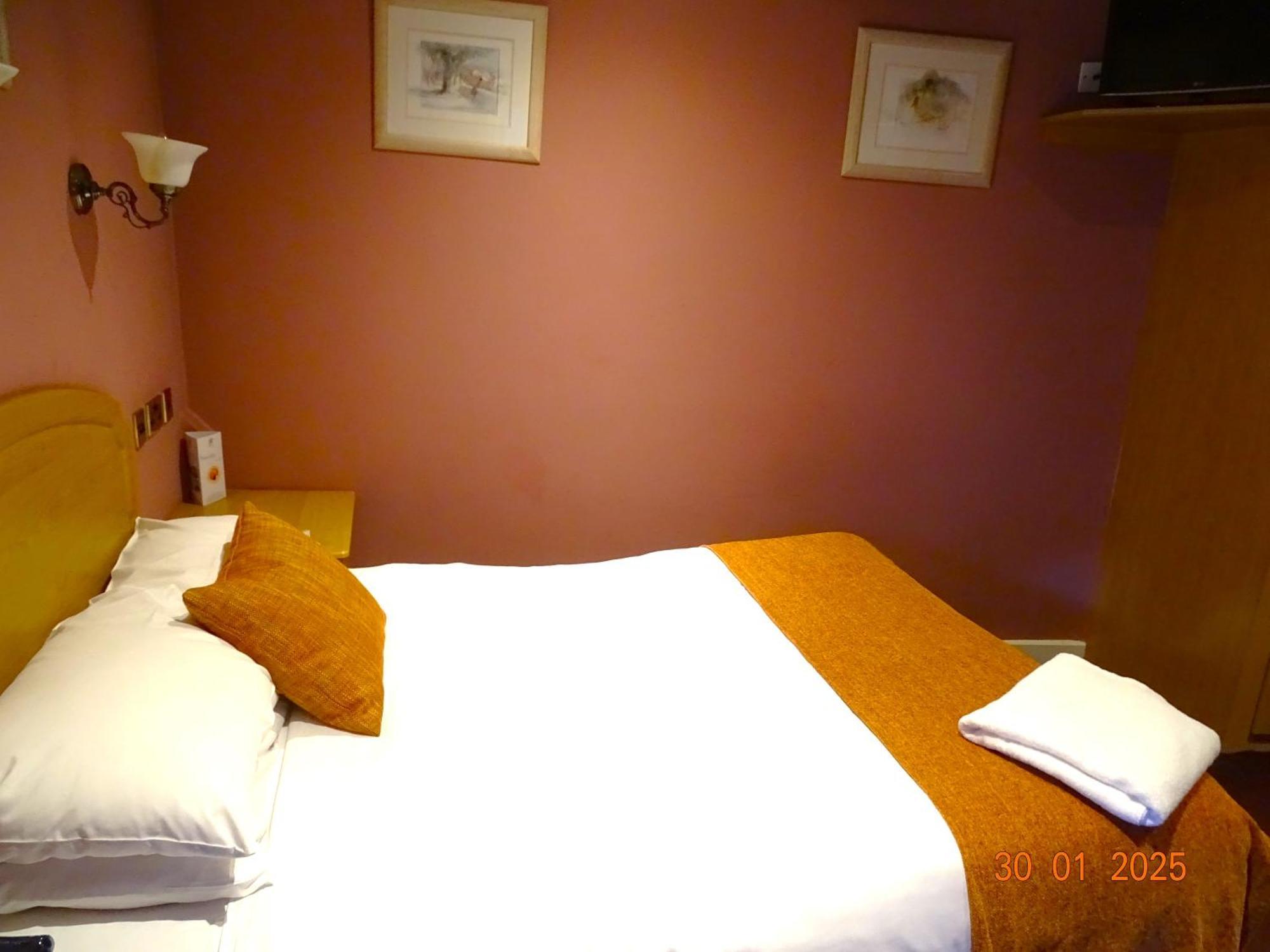 Donington Manor Hotel คาสเซิลโดนิงทัน ภายนอก รูปภาพ